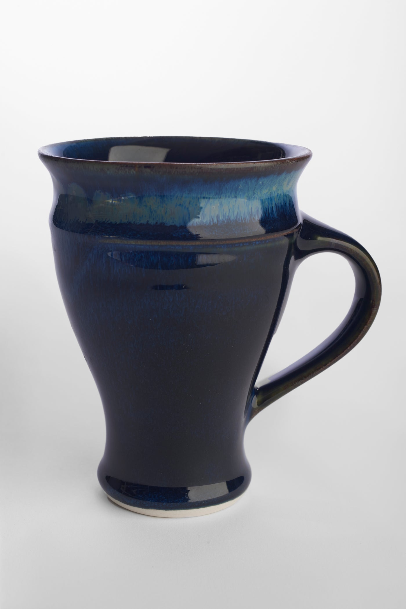 P2 Med. Round Mug  (120GNV2_4)  Louis Mulcahy Pottery